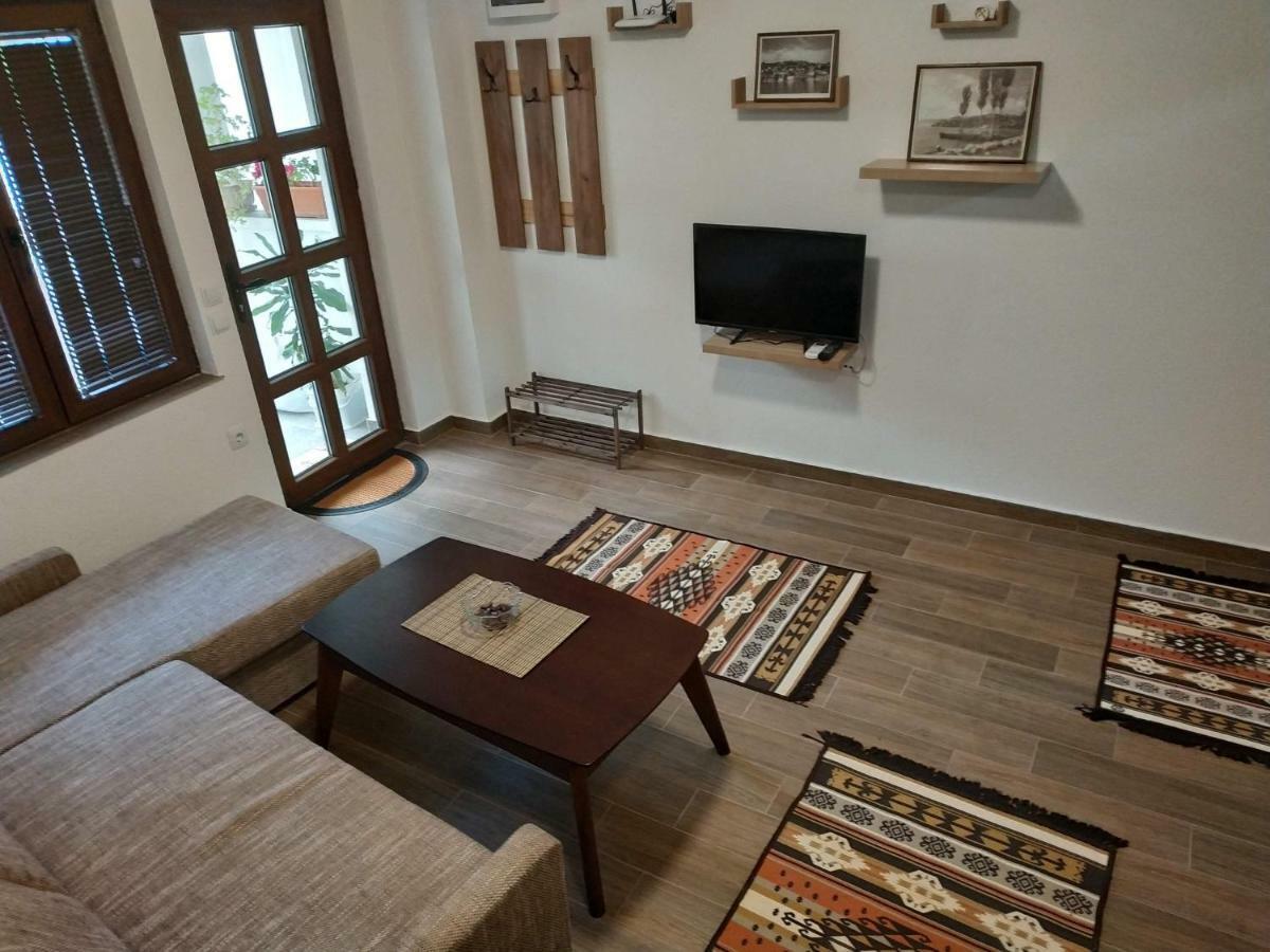 At George'S Apartments Ohrid Bagian luar foto